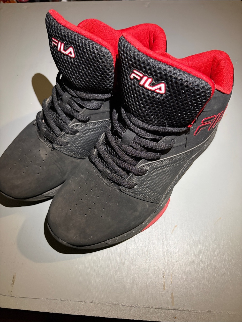 Fila Men's Black and Red High-Top Athletic Sneakers